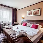 卡托维兹钻石公园酒店 4*